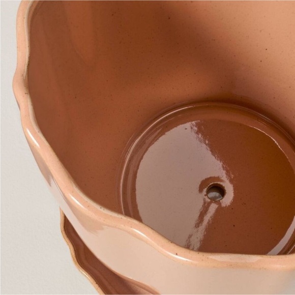 Hearth & Hand x Magnolia 9.5” Scalloped Stoneware
Indoor/Outdoor Planter, NWT - Picture 4 of 4